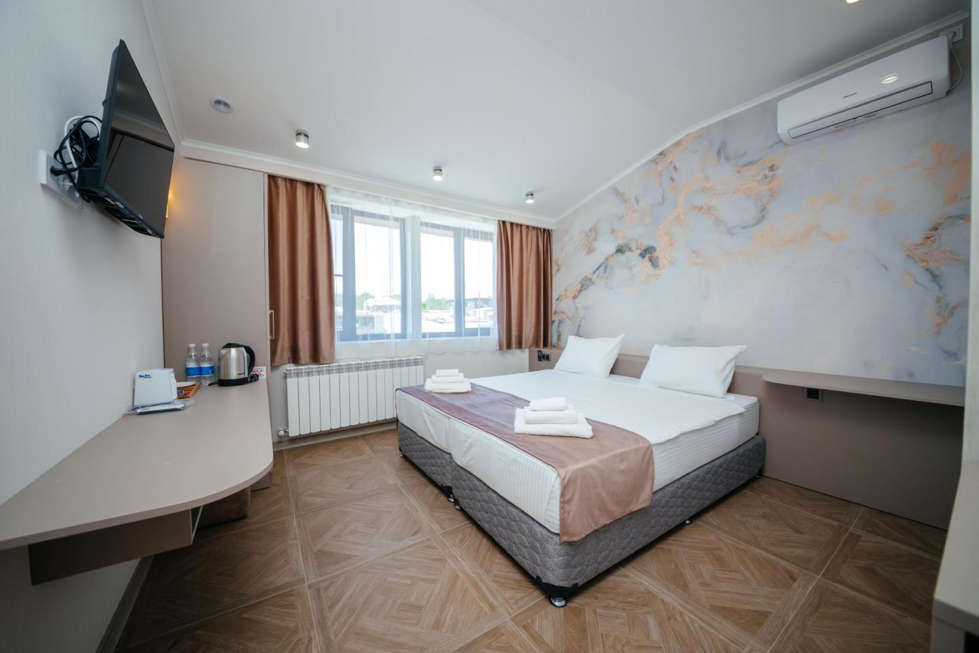 Chief Hotel Gyumri Bagian luar foto