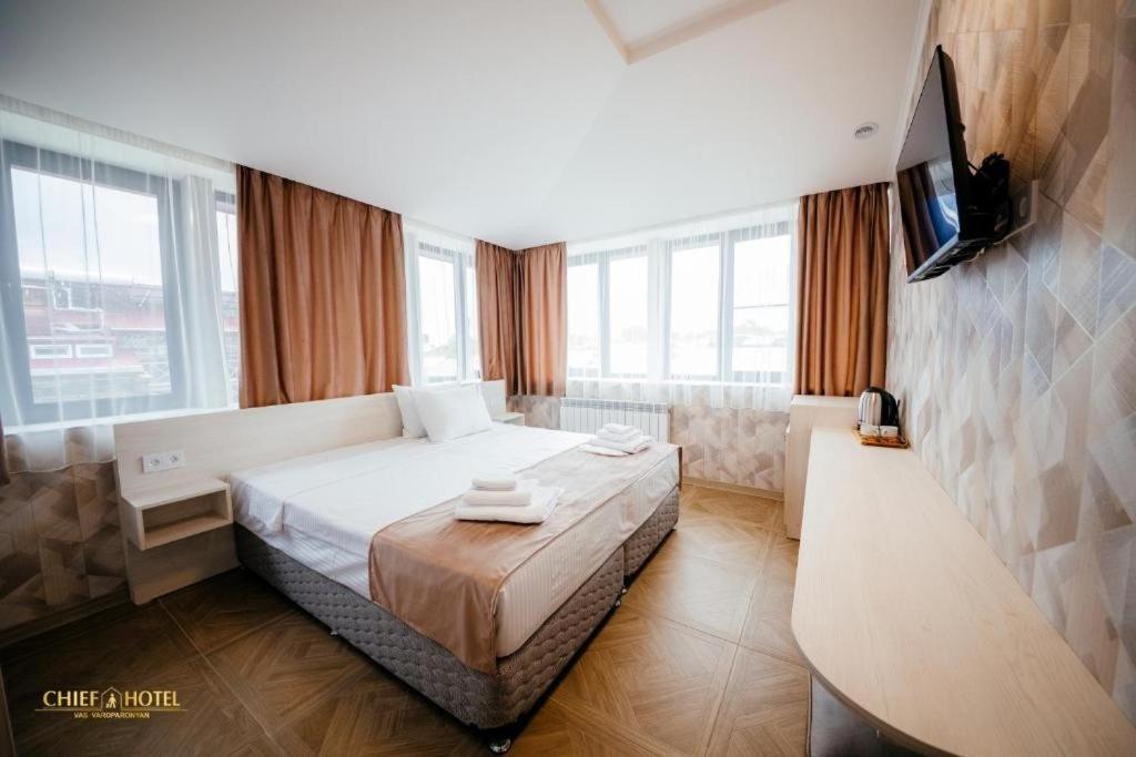 Chief Hotel Gyumri Bagian luar foto